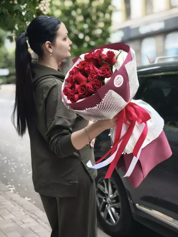 21 роза 50 см