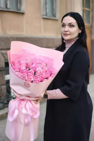 23 розы 50 см
