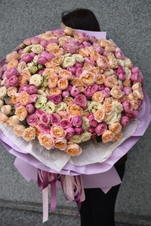 101 ветка кустовых пионовидных роз