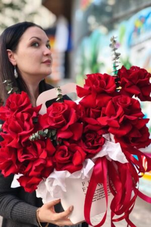 Композиция из 15 французских роз в коробке