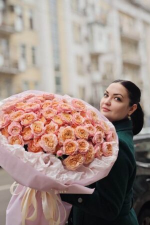Букет 19 кустовых роз