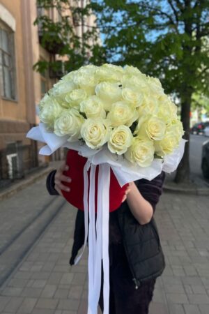 35 голландских роз в коробке