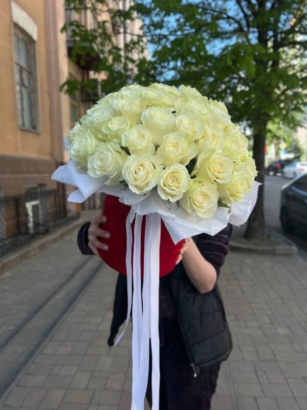 35 голландских роз в коробке