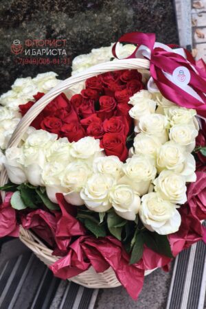 Корзина из роз сердце