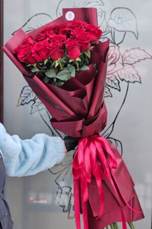 Букет из 15 роз голландских 100 см