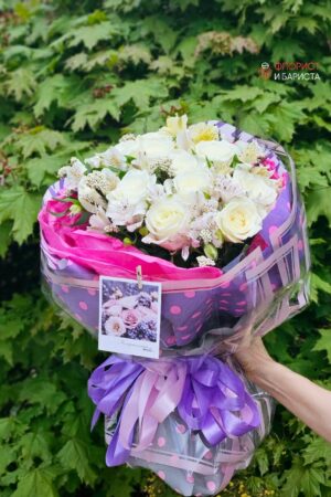 Букет из кенийской белой розы с альстромерией
