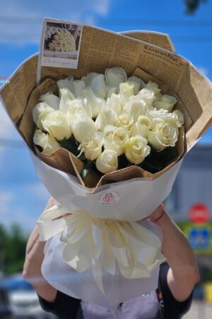 Букет из 31 белой Голландской розы 60 см