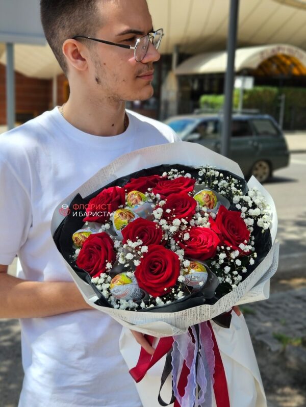 Букет из 9 голландских роз с киндерами