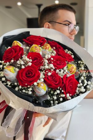 Букет из 9 голландских роз с киндерами