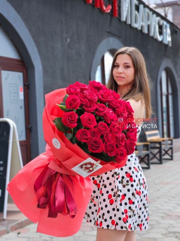 Букет из 21 голландской розы 80 см