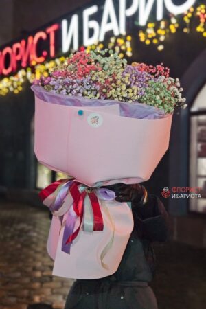 Букет из радужной гипсофилы