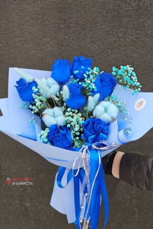 Букет электрик из роз с добавлением хлопка