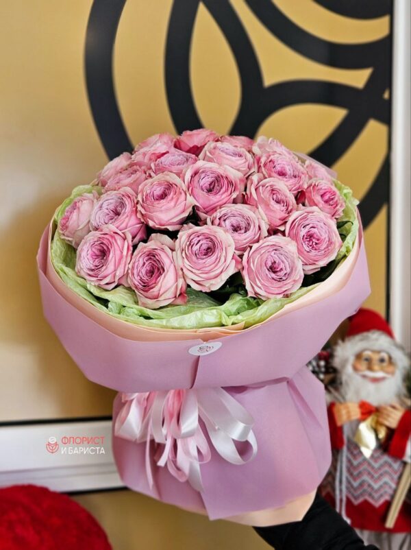 Букет из 25 пионовидных голландских роз