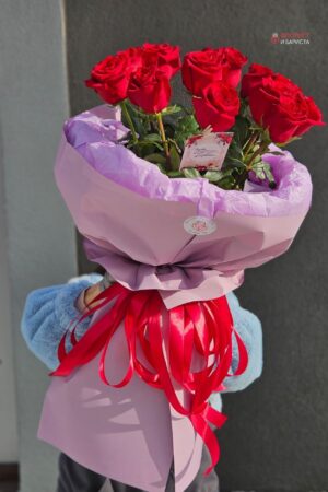 Букет из 13 алых роз голландских 80 см
