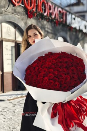 Премиум букет из 101 голландской розы в белом фоамиране