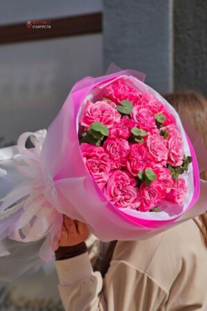 Букет из 15 голландских пионовидных роз