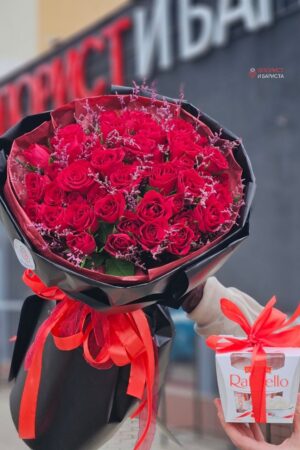 Букет из 51 кенийской розы 40 см