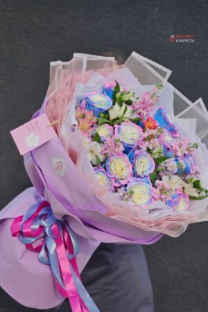 Букет микс из цветных роз