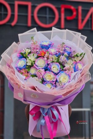 Букет микс из цветных роз