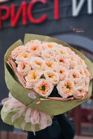 Букет из 25 пионовидных голландских роз