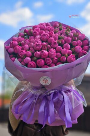 Букет из 31 голландской кустовой розы