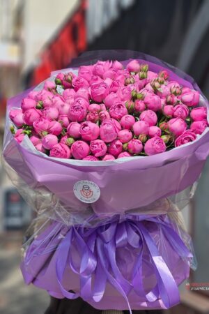Букет из 31 голландской кустовой розы