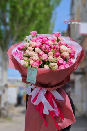 Букет из 15 пионовидных импортных роз