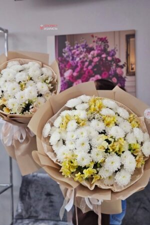Букет из хризантемы с альстромерией