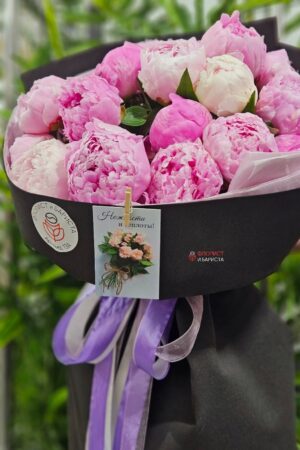 Букет из 25 розовых пионов