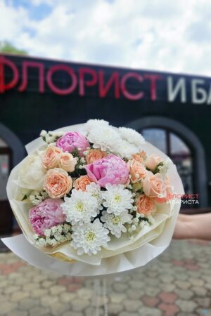 Нежный букет из ассорти цветов