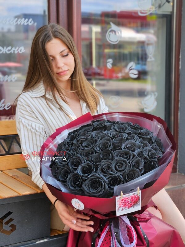 Букет из 51 черной Голландской розы