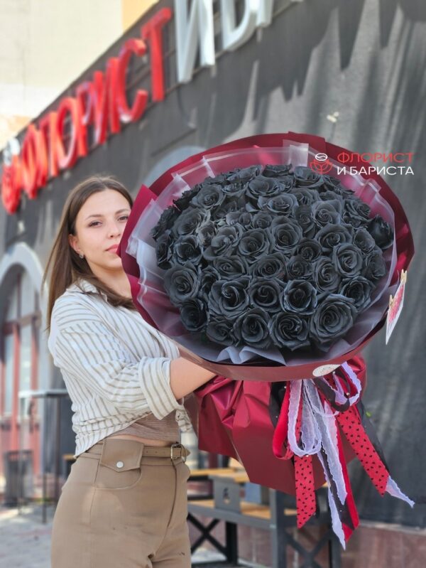 Букет из 51 черной Голландской розы