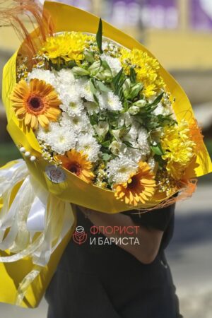 Яркий ассорти букет в желтых тонах