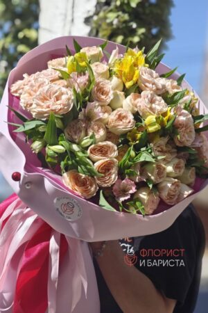Микс букет из пионовидной розы с альстромерией